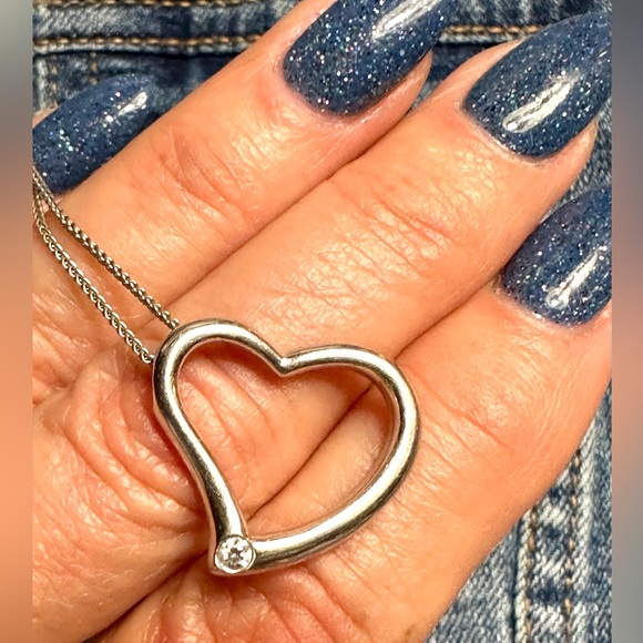 White gold delicate floating heart w natural diamond necklace 18” chain stamped - Picture 6 of 11
